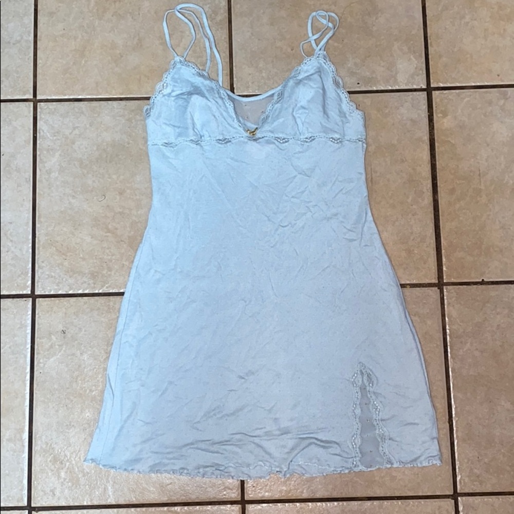 VS (L)